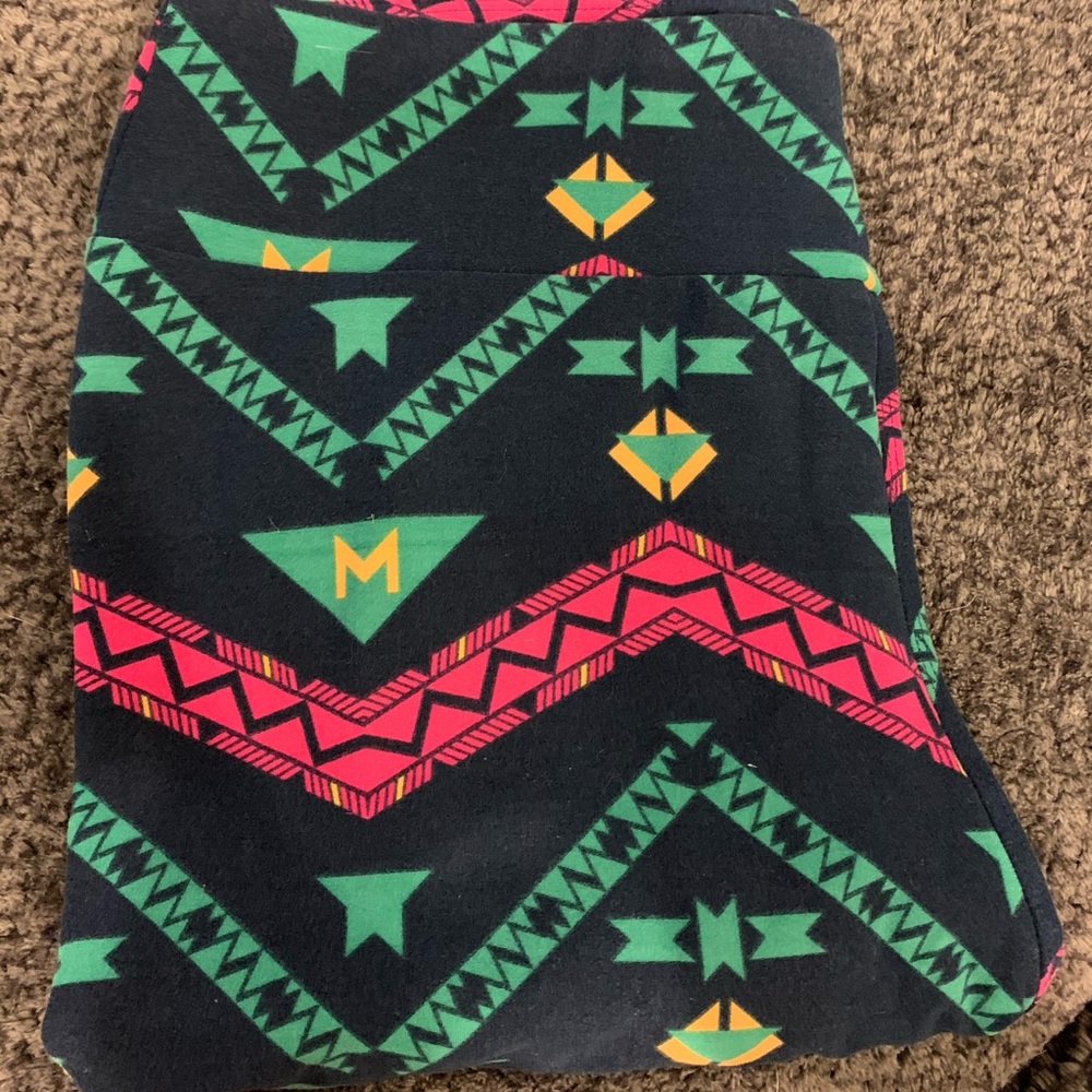 TC Lularoe Leggings.